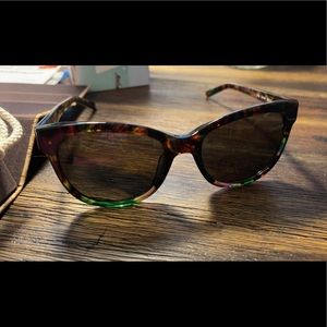 Brand new pair of Women’s Costa Del Mar sunglasses. Brown tint made from glass.